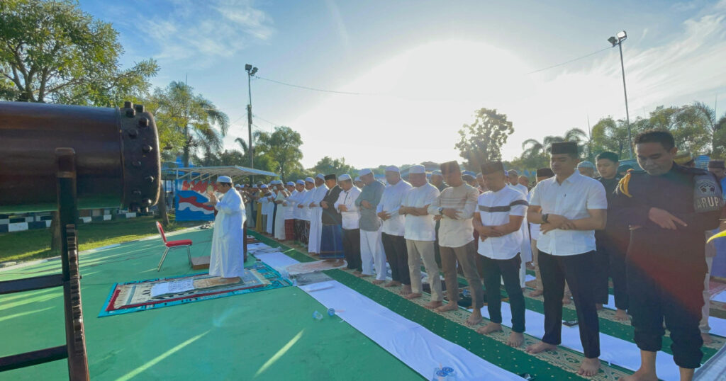 Khusyuk dan Penuh Haru, Ratusan Warga Binaan Lapas Narkotika Karang Intan Laksanakan Salat Idul Adha 1446 H
