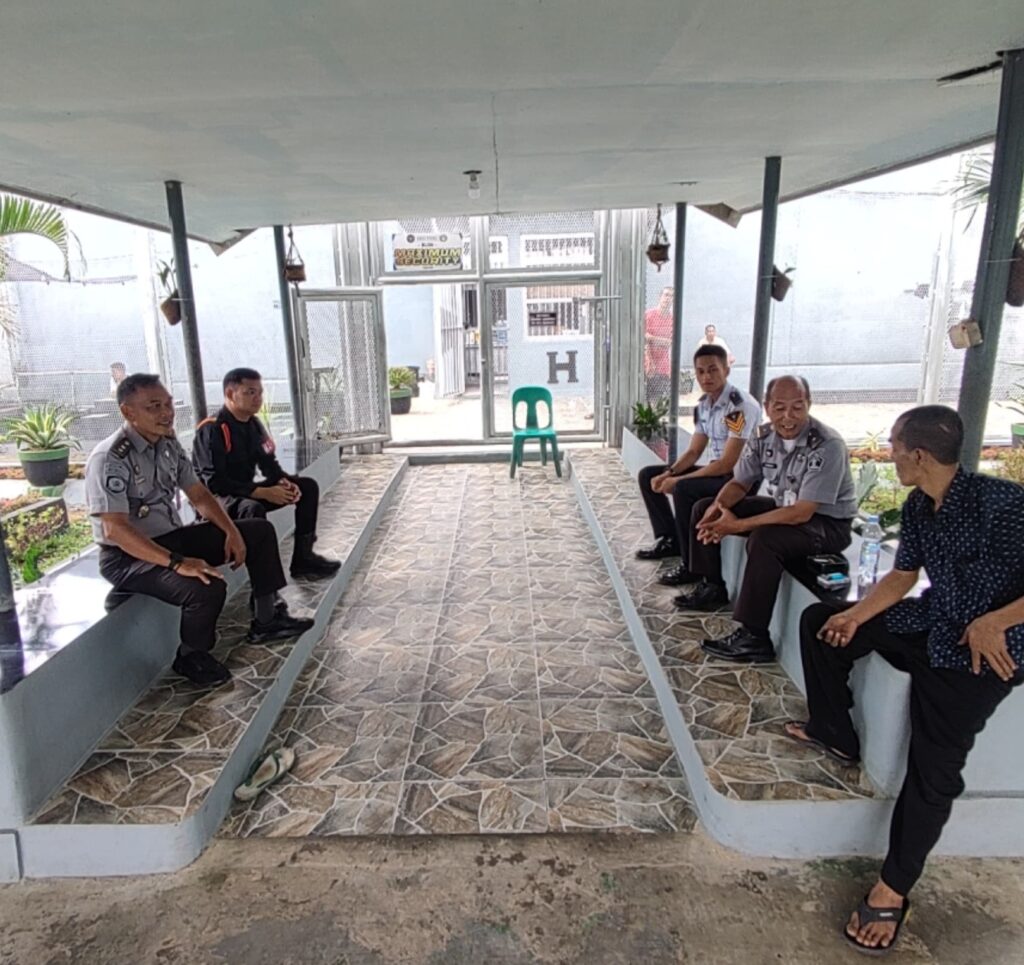Cegah Gangguan Kamtib, Kasi Kamtib Lapas Narkotika Karang Intan Gelar Troling dan Pantau Kebersihan Blok Hunian
