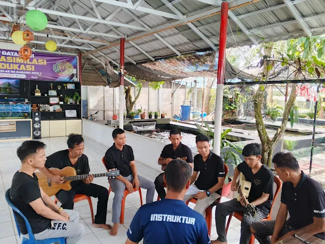WBP Lapas Narkotika Karang Intan Asah Bakat Musik Lewat Latihan Rutin Diamond Band