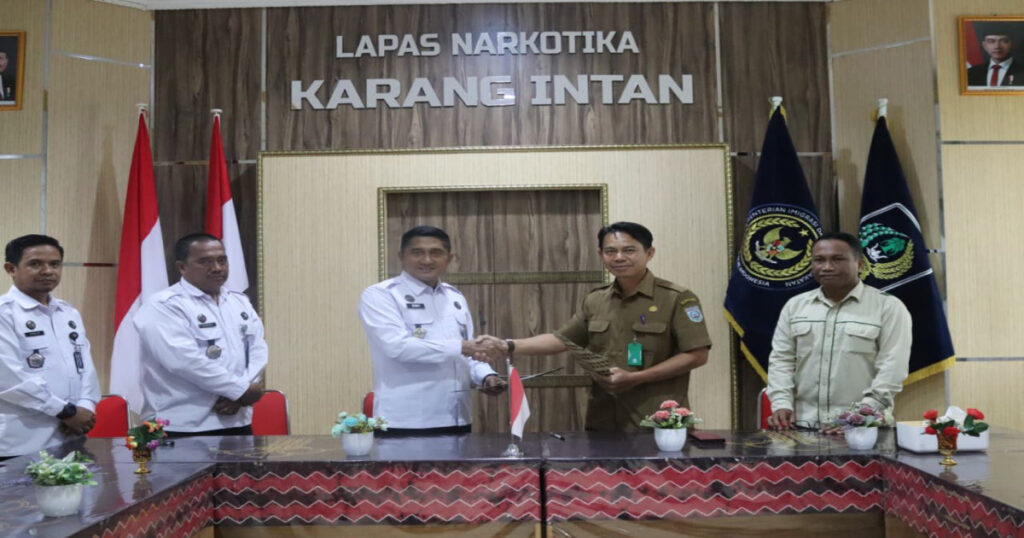 Lapas Narkotika Karang Intan dan UPTD BLUD Intan Hijau Teken Perjanjian Kerja Sama Pengelolaan Persampahan